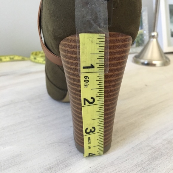 Shoedazzle  booties - Picture 7 of 7